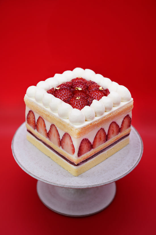Japanese Strawberry White Chocolate Cream Cake (Whole) | 日本草莓白朱古力忌廉蛋糕 (原個)