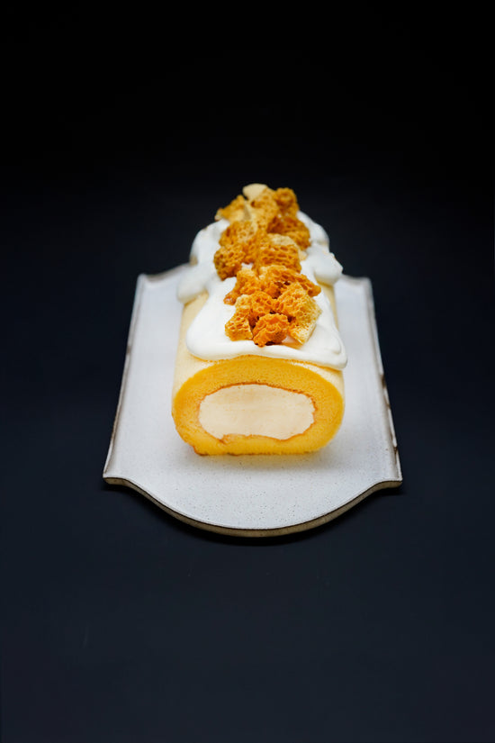 Sea Salted Caramel Roll Cake w/Honeycomb (Whole) I 海鹽焦糖卷蛋配焦糖脆脆(原條)