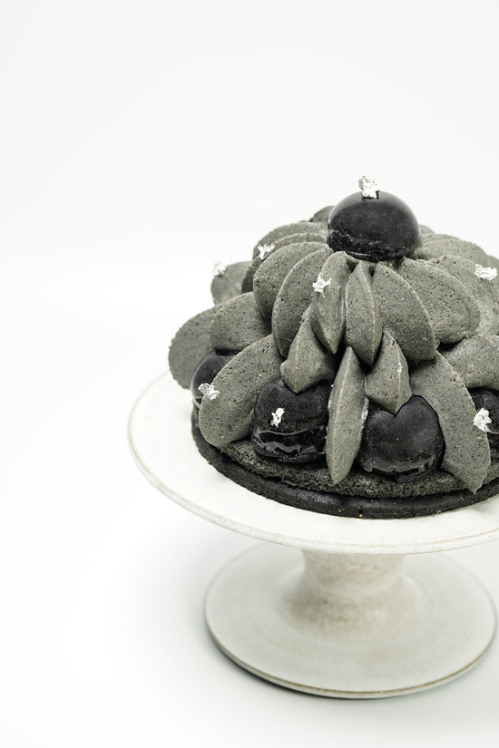 Dusty (Whole) I 黑芝麻花生聖多諾黑泡芙蛋糕 (原個)