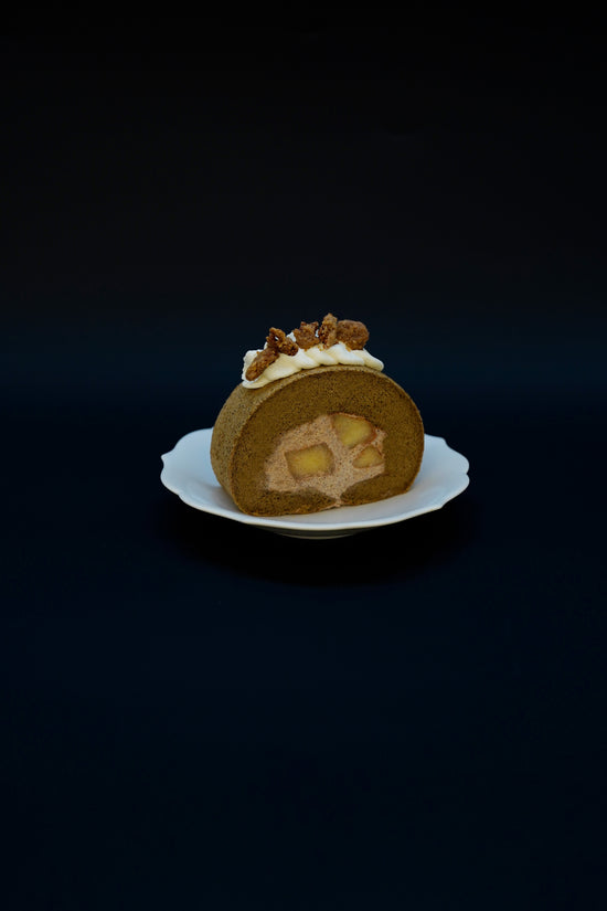 Earl Grey Cinnamon Apple Crumble Roll Cake | 伯爵茶玉桂蘋果金寶卷蛋