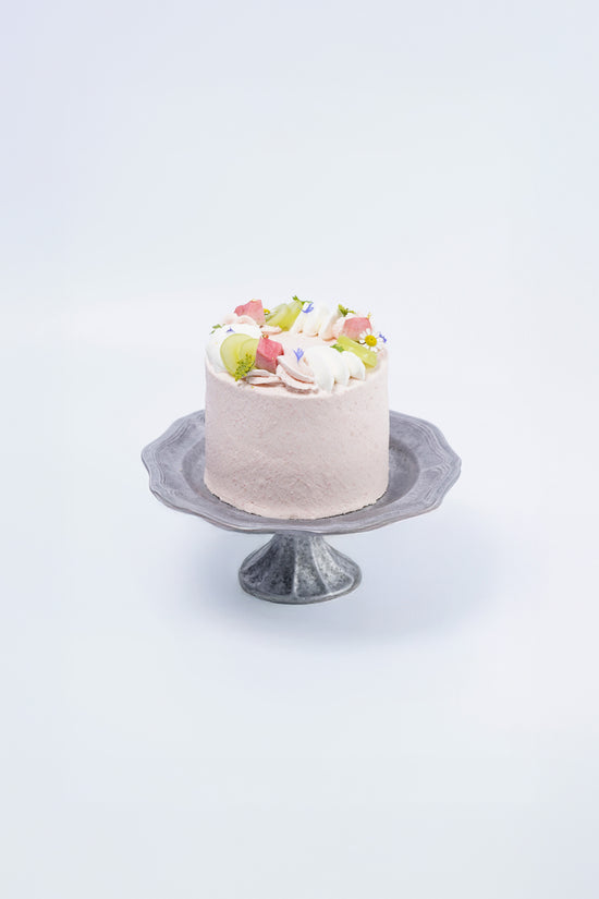 Japanese Shine Muscat Guava Sponge Cake (Whole) | 日本香印青提紅心芭樂忌廉蛋糕 (原個)