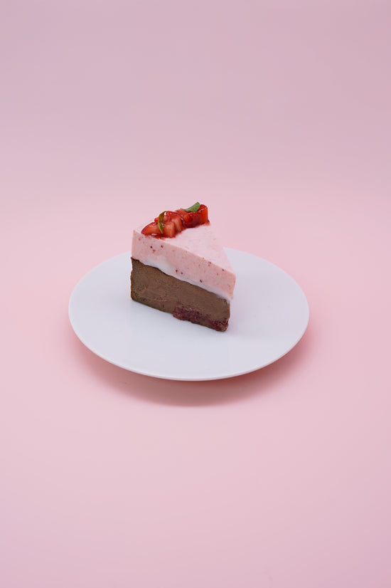 Strawberry Oolong Tea Mochi Basque Burnt Cheesecake | 草莓烏龍茶麻糬巴斯克芝士蛋糕