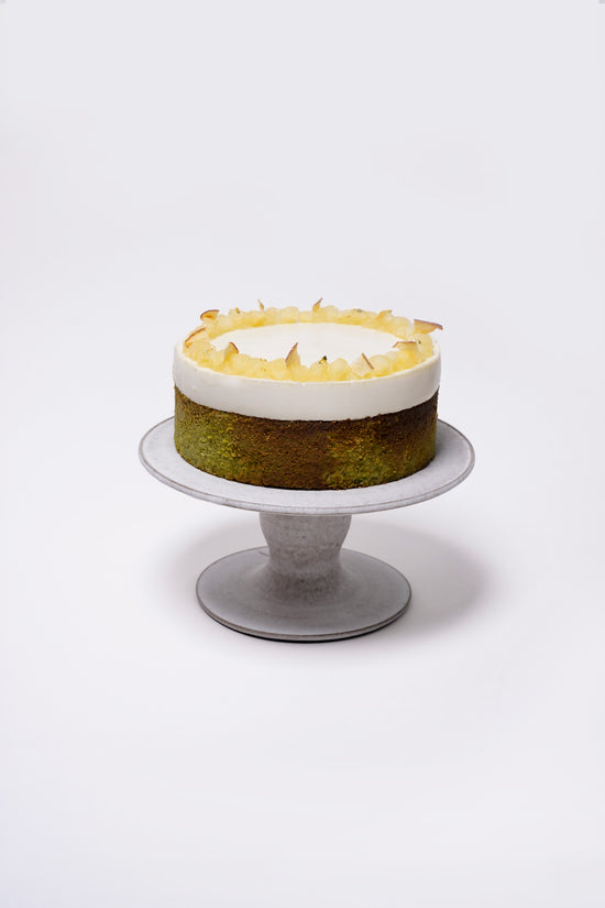 Honey Apple Jasmine Green Tea Mochi Basque Burnt Cheesecake (Whole) | 蜂蜜蘋果茉莉綠茶麻糬巴斯克芝士蛋糕 (原個)