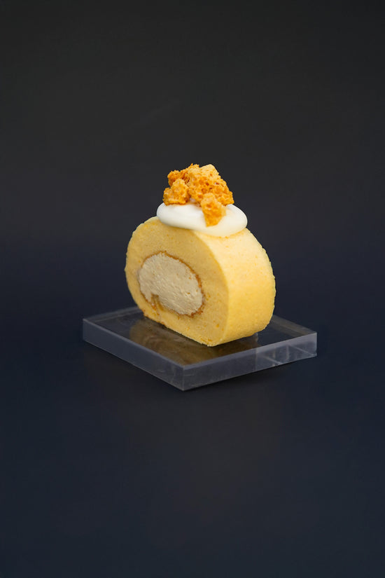Sea Salted Caramel Roll Cake w/Honeycomb I 海鹽焦糖卷蛋配焦糖脆脆