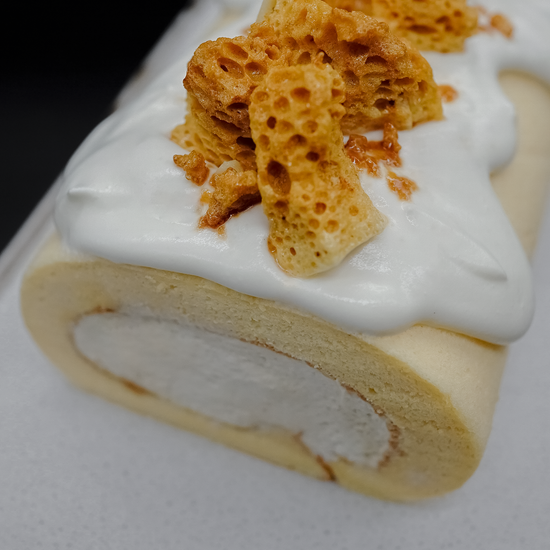 Sea Salted Caramel Roll Cake w/Honeycomb (Whole) I 海鹽焦糖卷蛋配焦糖脆脆(原條)